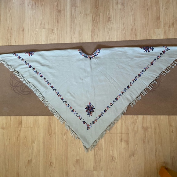 Embroidered Poncho - Picture 6 of 8
